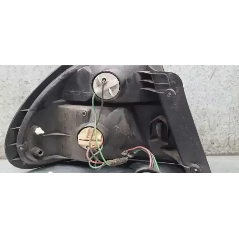 BJ1V51180B фара задня Mazda 323 1998