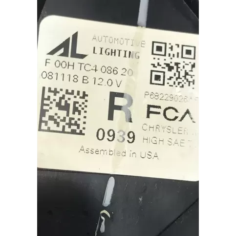 F00HTC408620 фара задняя Chrysler Pacifica 2019
