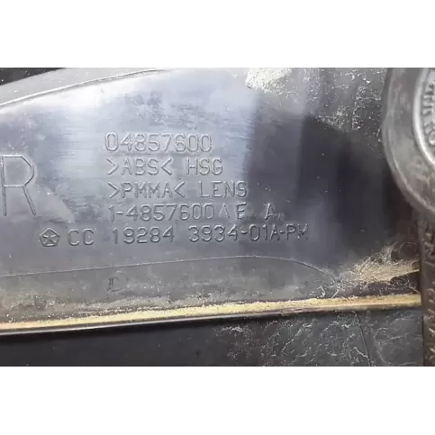 14857600AE фара задня Chrysler Voyager 2001