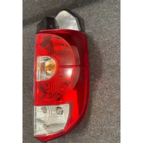 21670204 фара задня Mitsubishi Colt 2011
