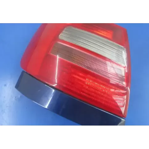 8D0945095D фара задня Audi A4 S4 B5 8D 1998
