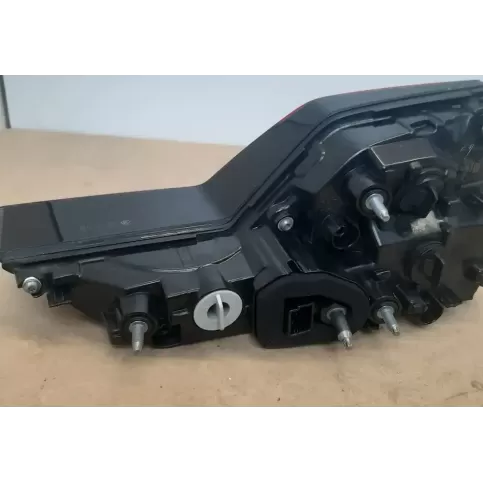 8W9945076 фара задняя Audi A4 S4 B9 1900