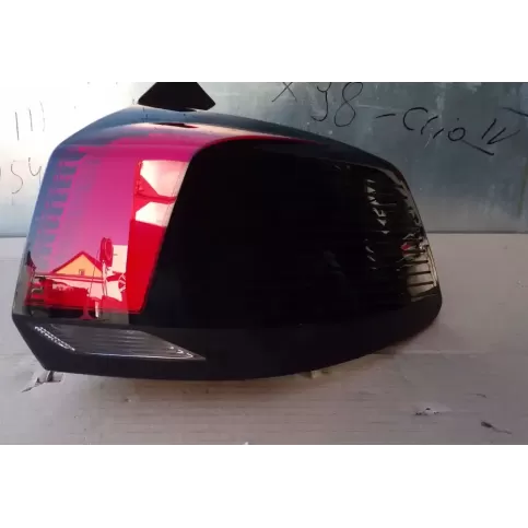 9811028180 фара задняя Peugeot 5008 II 2016