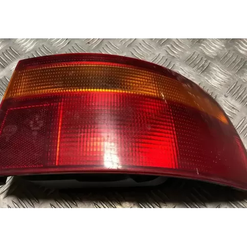 98Z89 фара задняя Honda Civic 1989
