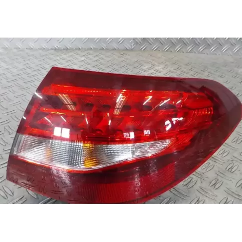 A2059060003 фара задняя Mercedes-Benz C W205 2014