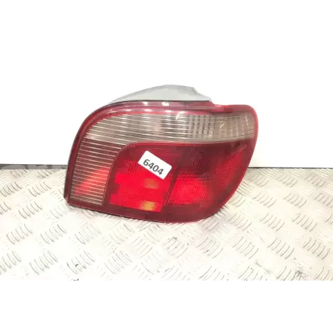 E11F00AR00 фара задняя Toyota Yaris 2000