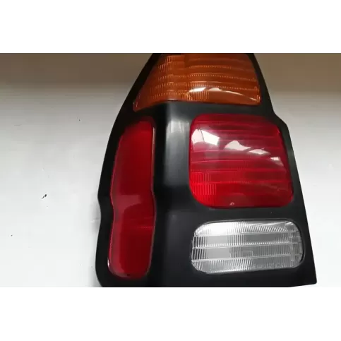 STANLEYP0617L фара задняя Mitsubishi Pajero Sport I 2000