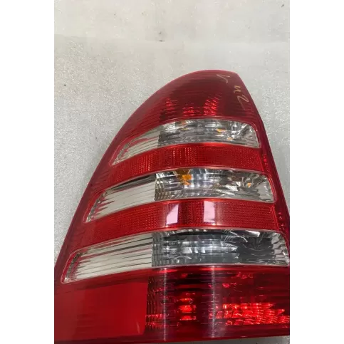 UL03313L фара задняя Mercedes-Benz C W203 2004