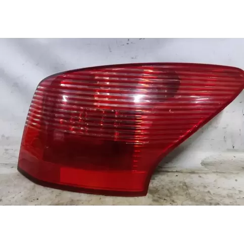 085501943R фара задняя Peugeot 407 2004