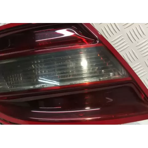 2049068302L фара задняя Mercedes-Benz C W204 2010