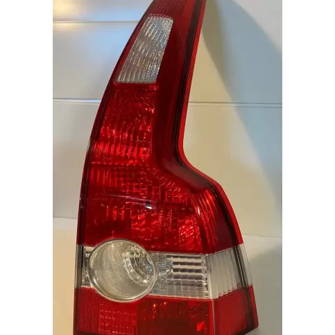 30678748 фара задняя Volvo V50 2005