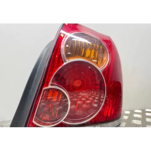 89028768 фара задняя Toyota Avensis T250 2004