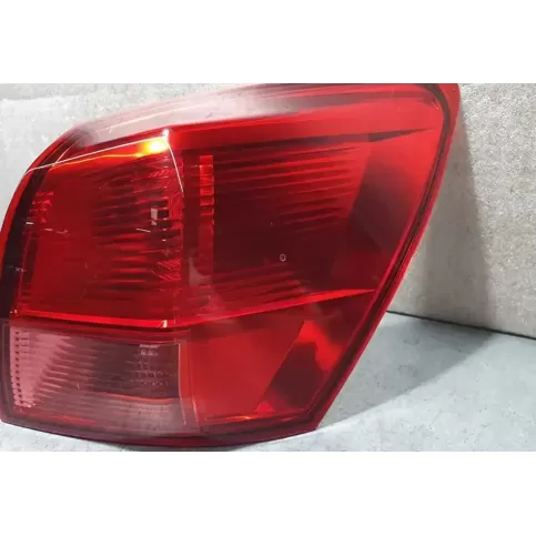 89071168 фара задняя Nissan Qashqai 2007