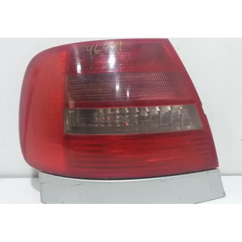8D0945095G фара задня Audi A4 S4 B5 8D 1995