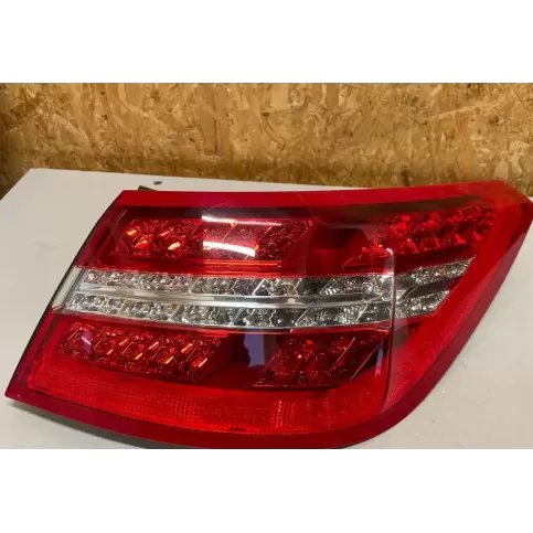 A2078200664 фара задняя Mercedes-Benz E C207 W207 2012