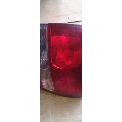 E137652 фара задняя Toyota Avensis Verso 2002