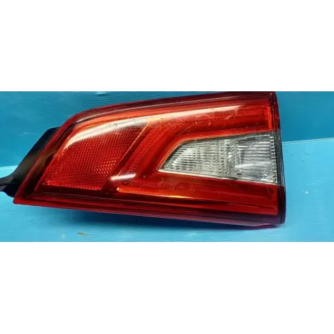 E4013076 фара задняя Nissan Sunny 1987