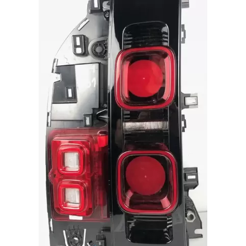 L8B213405AE фара задняя Land Rover Defender 2007