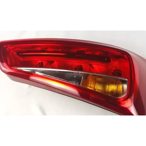 01043602 фара задняя Audi A1 2010