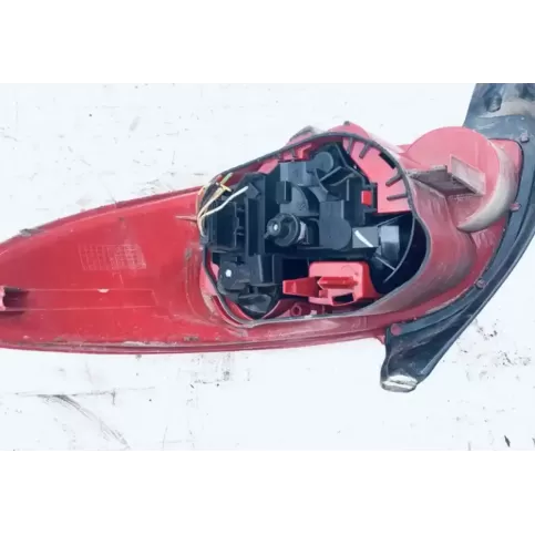 08-550-1931L-R фара задняя Peugeot 206 2003