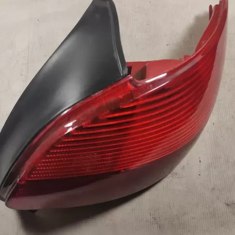 085501921RF фара задняя Peugeot 206 2000