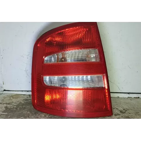 086651902L фара задняя Skoda Fabia Mk1 (6Y) 2004