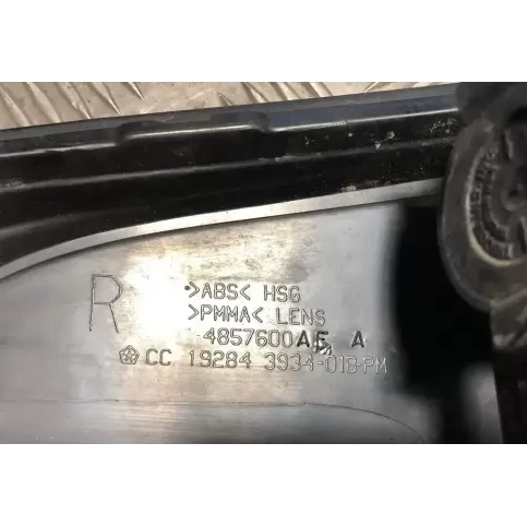 393401BPM фара задня Chrysler Voyager 1999