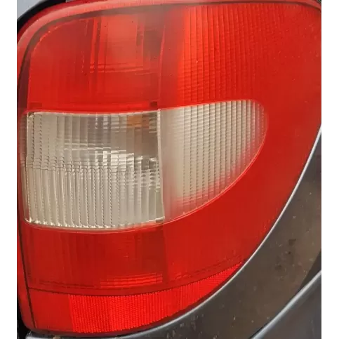 393829 фара задня Chrysler Voyager 2001
