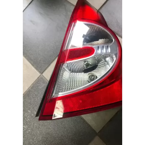 62421002 фара задняя Dacia Sandero 2008