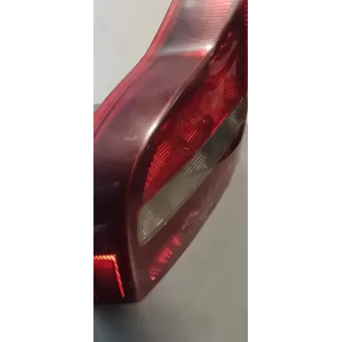 8477916 фара задня Volvo S80 2001
