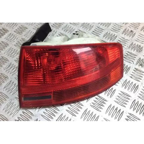 8E0965070 фара задня Audi A4 S4 B7 8E 8H 2007