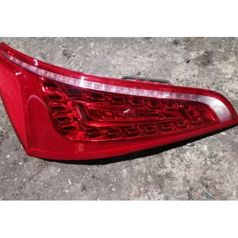8R0945093B фара задня Audi Q5 SQ5 2013
