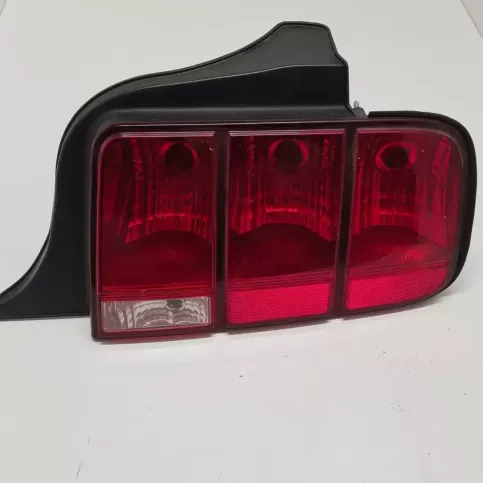 8R3313A504AA фара задняя Ford Mustang V 2007