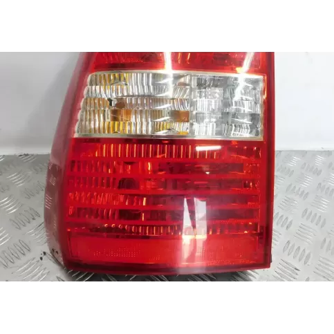 924011F010 фара задня KIA Sportage 2006