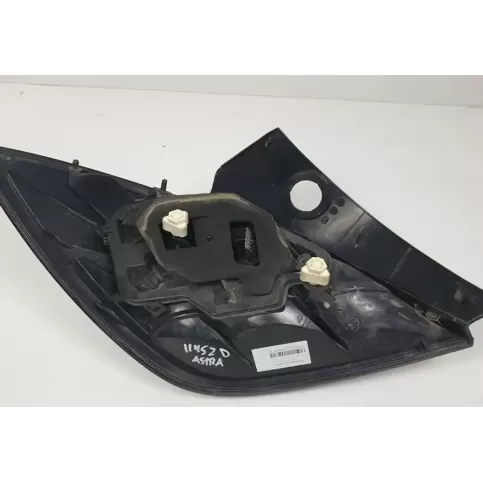 93357460SAE фара задня Opel Astra H 2005