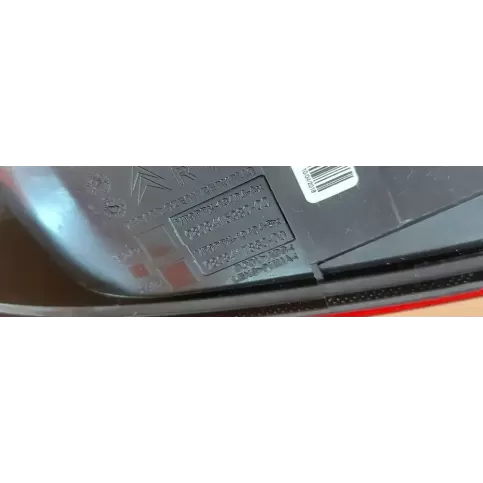 9808415380 фара задняя Citroen DS3 2011