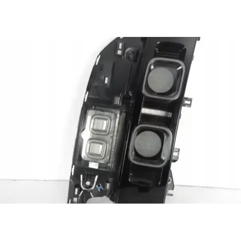 L8B2-13405-CE фара задняя Land Rover Defender 2020
