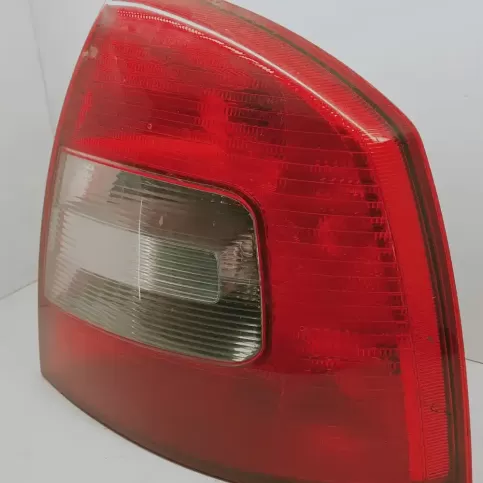 P4SHX13404B фара задняя Skoda Octavia Mk2 (1Z) 2012