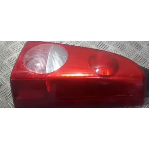09204256 фара задня Opel Agila A 2001