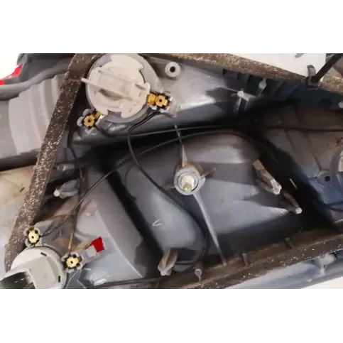 530870R фара задняя Toyota Yaris 2000