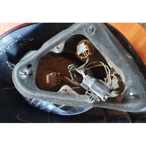 54596309 фара задняя Toyota Corolla E110 2000