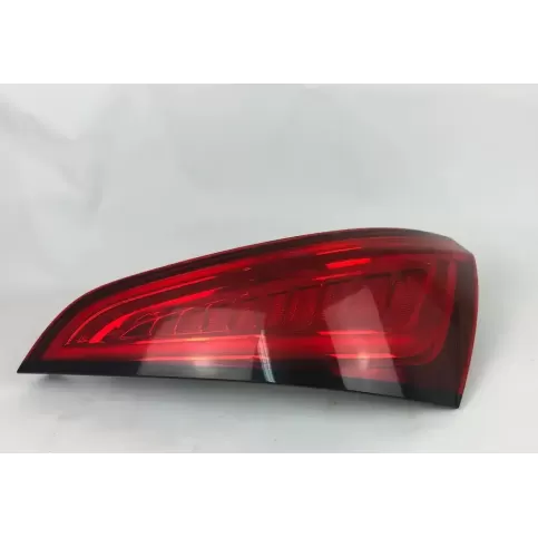8R0945094D фара задня Audi Q5 SQ5 2013