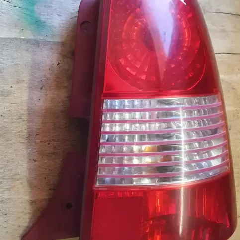 92402070 фара задняя KIA Picanto 2011