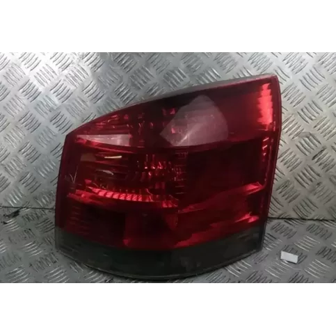 93183026 фара задня Opel Signum 2005