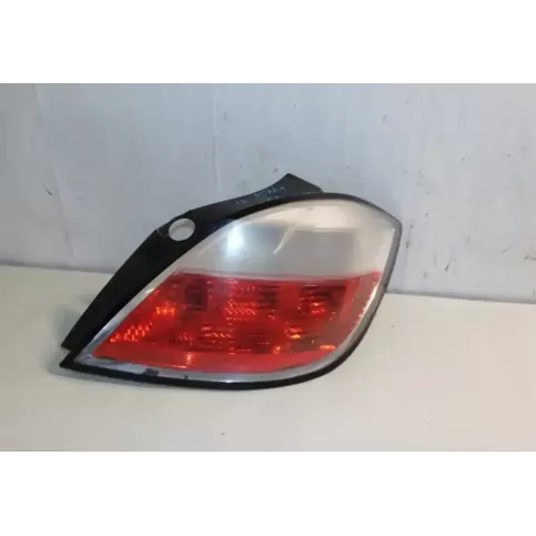 93190305 фара задня Opel Astra H 2004