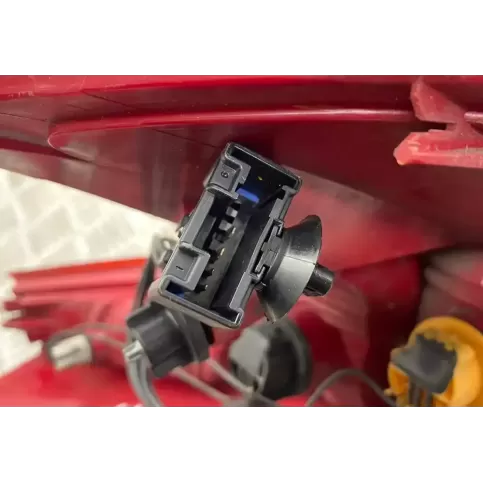 965586408001 фара задняя Citroen C4 I 2004