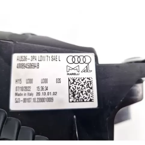 4M8945069AB фара задняя Audi Q8 2018
