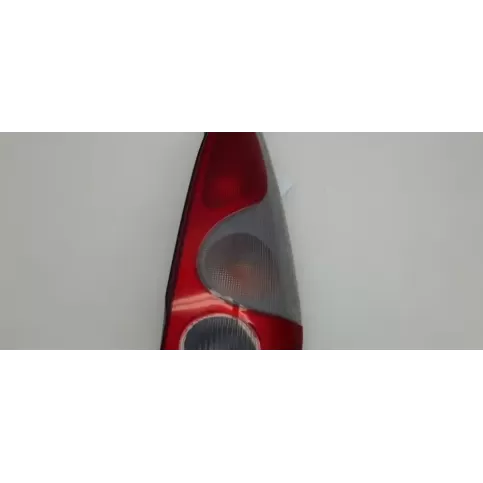 8155052060 фара задняя Toyota Yaris Verso 2000