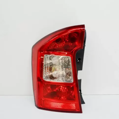 92401100 фара задняя KIA Carens II 2008