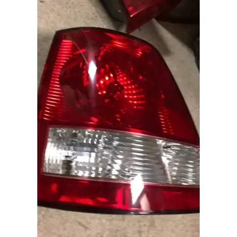 924023E000 фара задняя KIA Sorento 2005